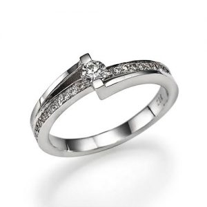 טבעת אירוסין אביבית R8832