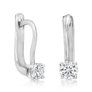 זוג עגילים קלאסי בשיבוץ יהלום עגול דגם E5500