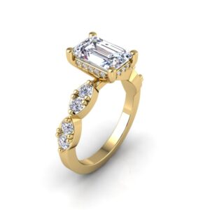 טבעת אירוסין זהב צהוב עם יהלום אמרלד וחישוק יהלומים בעיצוב מרקיזה